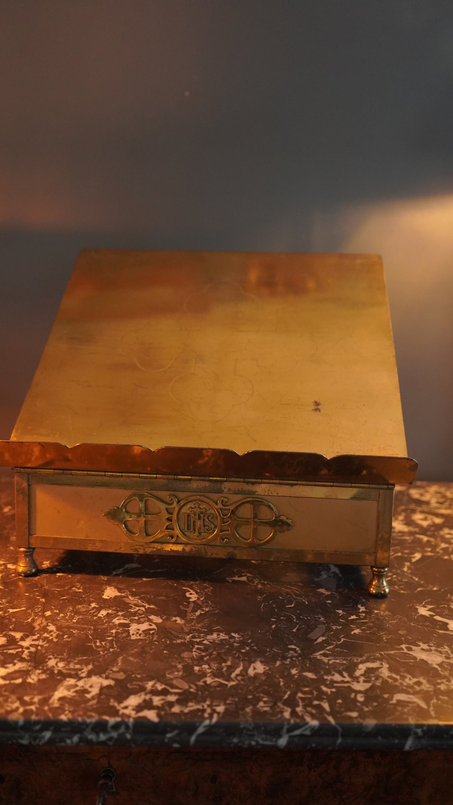 ^ Antique Brass Adjustable Bible Book Stand