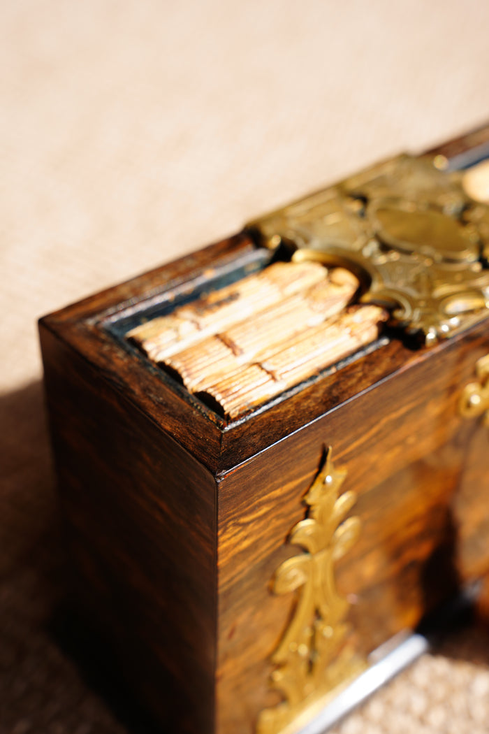 Antique Rosewood Spring Opening Stationery Box detail