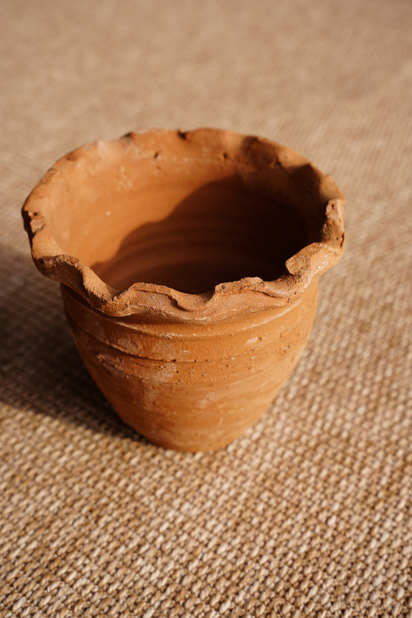 New Terracotta Ruffle Rim Garden Pot, Aged Finish secondary view