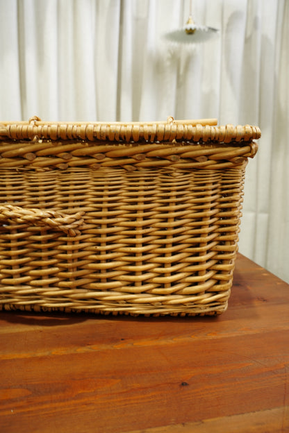 Vintage Wicker Storage Basket with Lid  *as-is*
