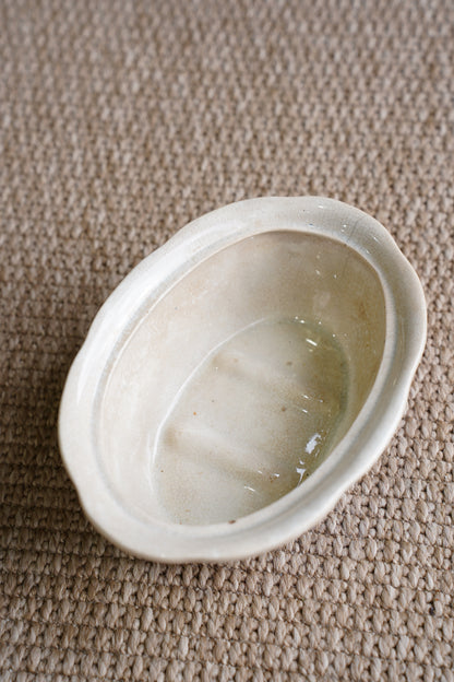 French Ironstone Soap Dish, Hunting Dog Transfer