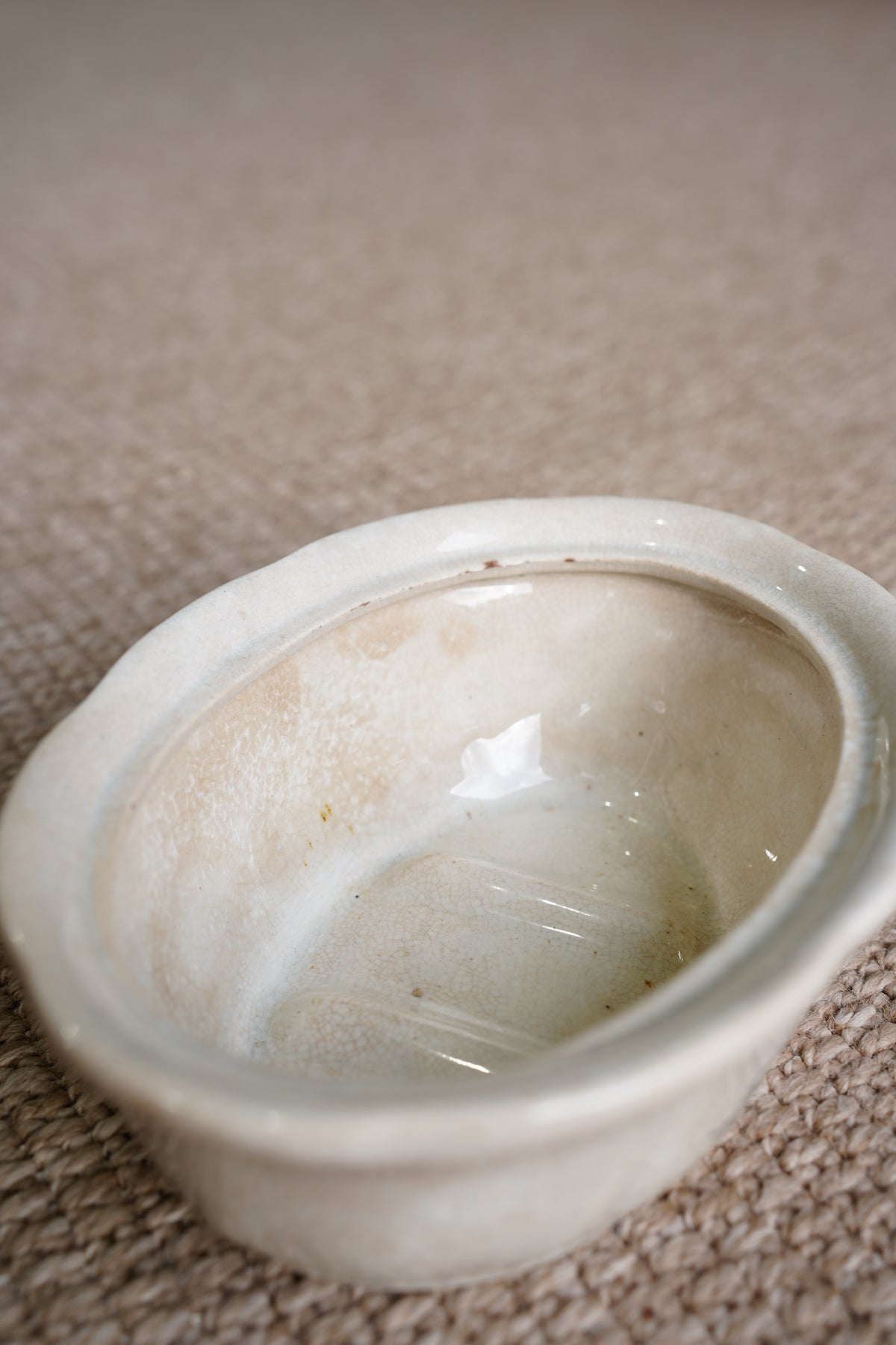 French Ironstone Soap Dish, Hunting Dog Transfer