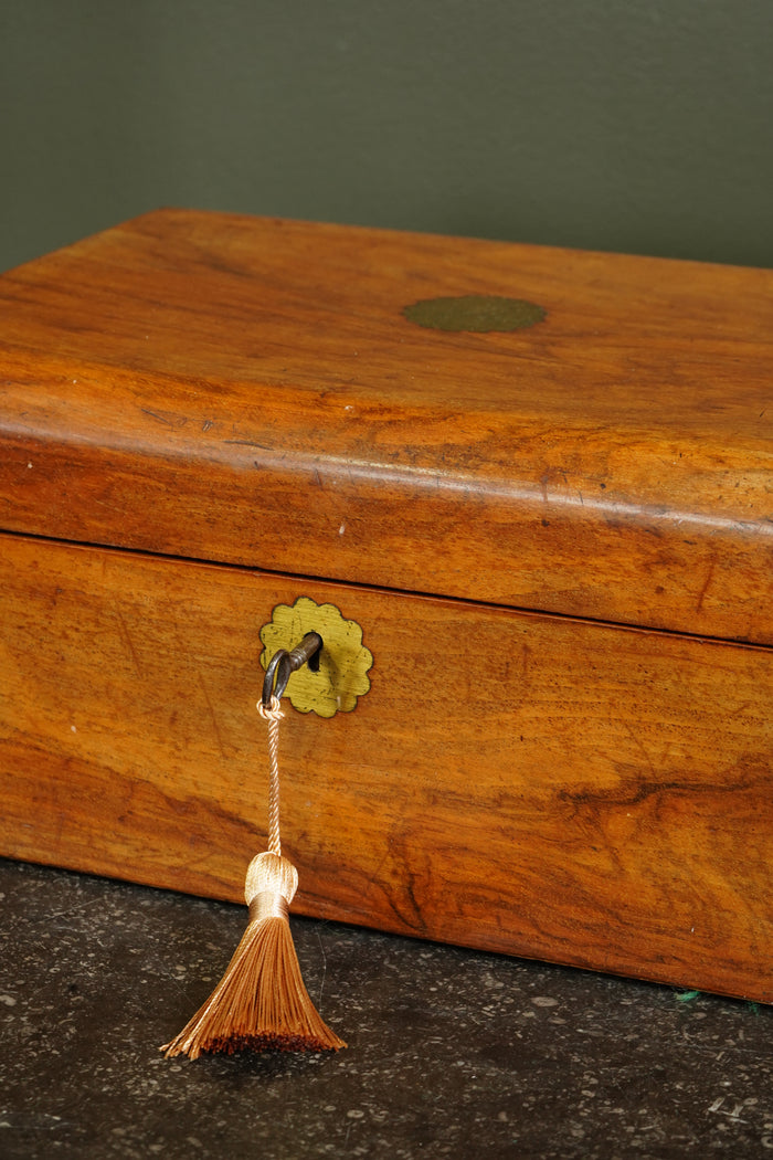 Antique Edwardian English Walnut Keepsake Box, Circa 1900 detail